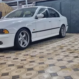 BMW E39 2001