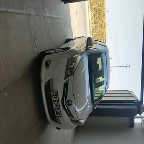 Toyota Yaris 2011