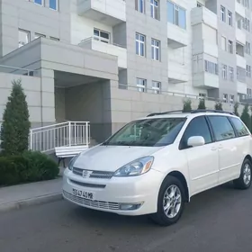 Toyota Sienna 2004