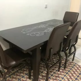 стол  и стулья