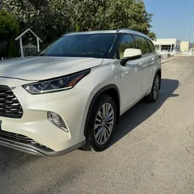 Toyota Highlander 2021