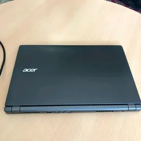 Acer nowutbuk
