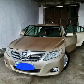 Toyota Camry 2011