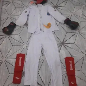 Taekwan-do uçin doly komplekt.