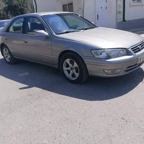 Toyota Camry 2000