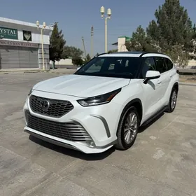 Toyota Highlander 2022