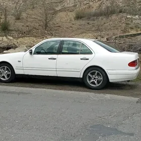 Mercedes-Benz 190E 1996