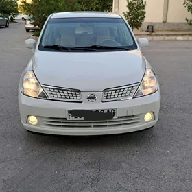Nissan Tiida 2008