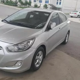 Hyundai Accent 2013