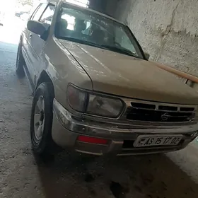 Nissan Pathfinder 1997