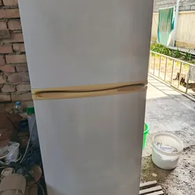 холодильник Samsung