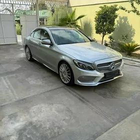 Mercedes-Benz C300 2015