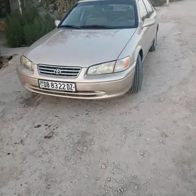 Toyota Camry 2000