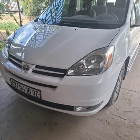 Toyota Sienna 2004
