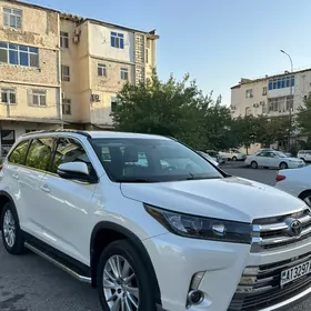 Toyota Highlander 2019