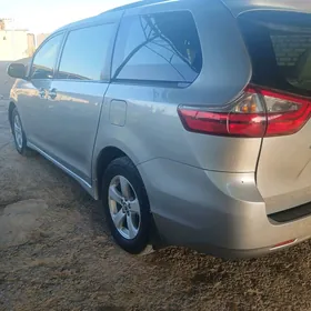 Toyota Sienna 2020