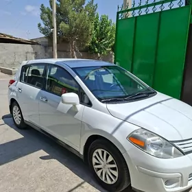 Nissan Versa 2012