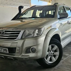 Toyota Hilux 2014