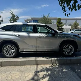 Toyota Highlander 2022
