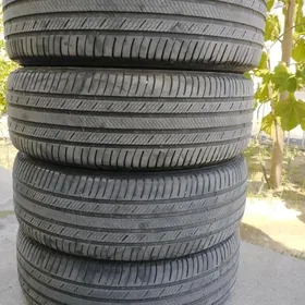235 55 20 MICHELIN