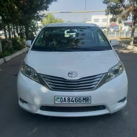 Toyota Sienna 2010
