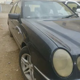 Mercedes-Benz E320 1996