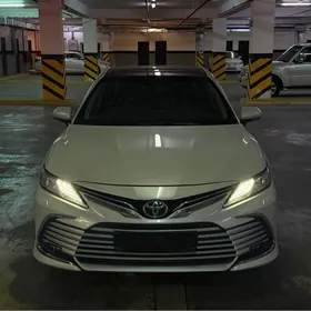 Toyota Camry 2022