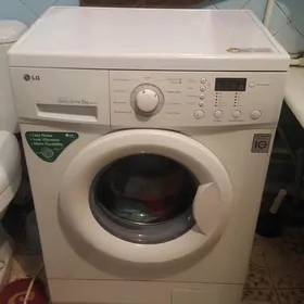 Продаю стиралку