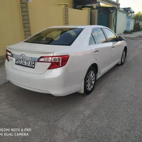 Toyota Camry 2014