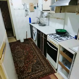 9й мкр-н, 2 этаж, 4 комн, 72м²