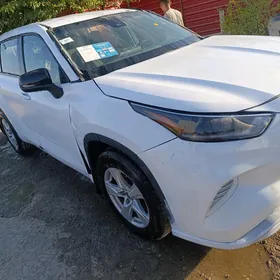 Toyota Highlander 2021