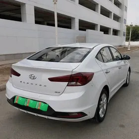Hyundai Elantra 2019