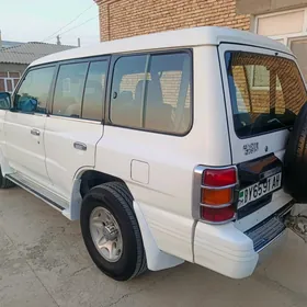 Mitsubishi Pajero 1999