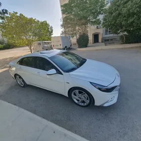 Hyundai Elantra 2022