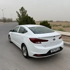 Hyundai Elantra 2020