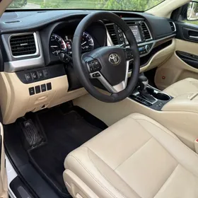 Toyota Highlander 2016