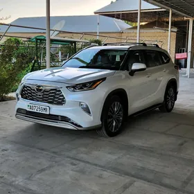 Toyota Highlander 2020