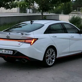 Hyundai Elantra 2022