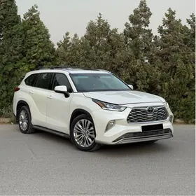 Toyota Highlander 2021