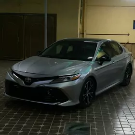 Toyota Camry 2018