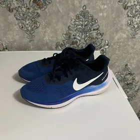Nike Krasofka