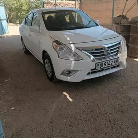 Nissan Versa 2018
