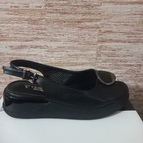 Босоножки женские