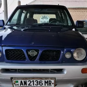 Nissan Terrano 1999