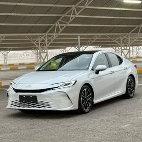 Toyota Camry 2025