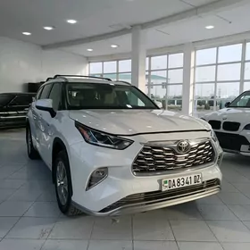 Toyota Highlander Hybrid 2021