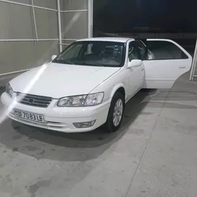 Toyota Camry 2001
