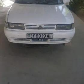 Nissan Sunny 1994