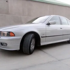 BMW E39 2000