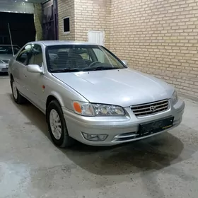 Toyota Camry 2000